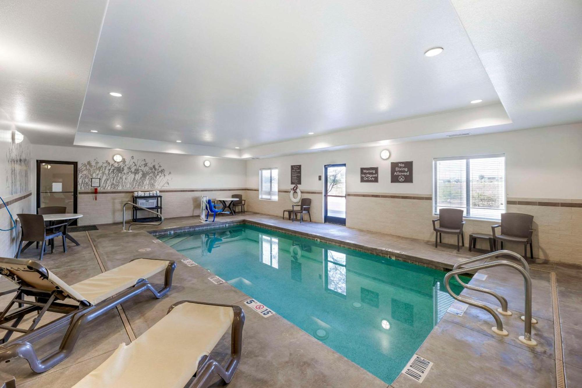 Sleep Inn & Suites Carlsbad Caverns Area Bagian luar foto